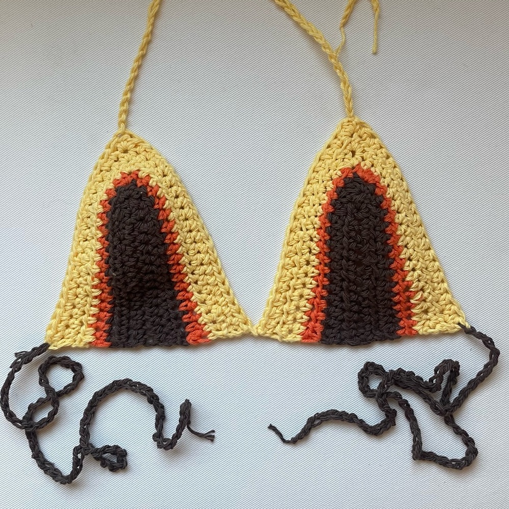 Crochet bikini top🌻